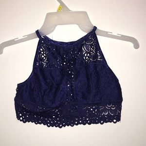 Crop top / Bralette w/ a peep-hole